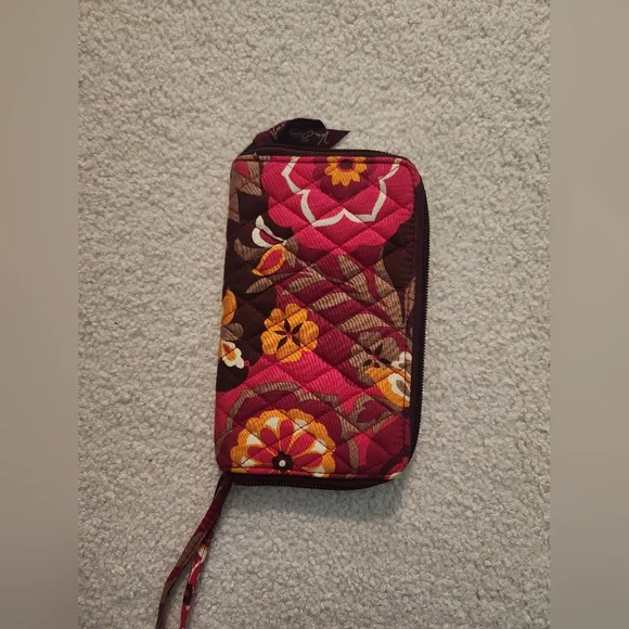 Vera Bradley Plum Floral Floral Quilted Women's Wristlet - Picture 3 of 7